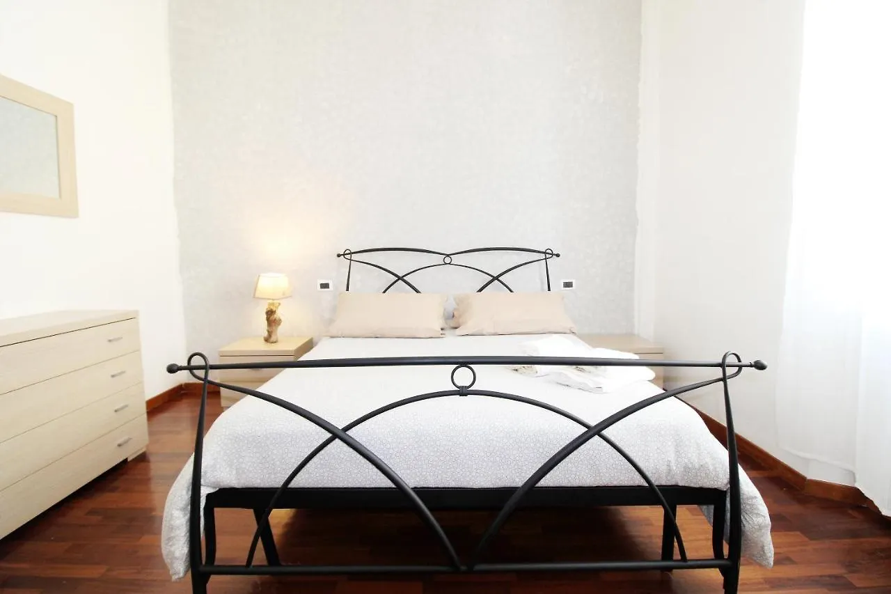 Le Case Di Italo - Viale Ippolito Nievo 21 Apartment Livorno